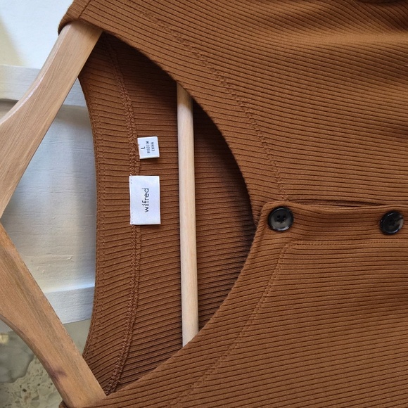 Wilfred Tan Ribbed Button-Up Top, L - Picture 2 of 3